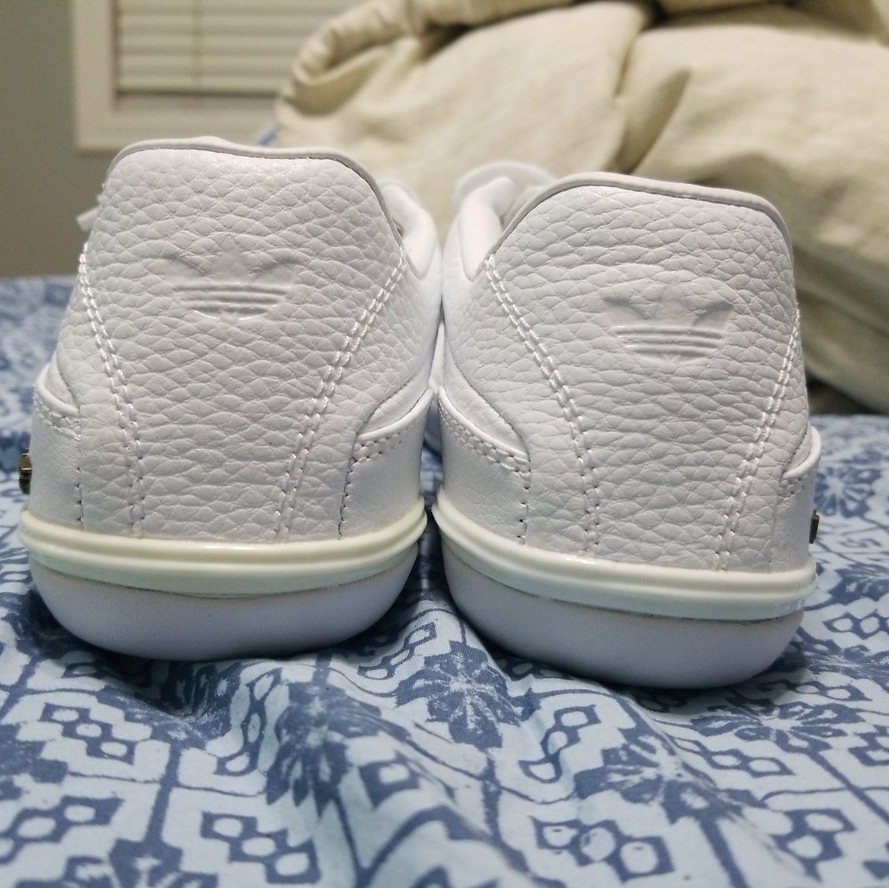 Shoes - Picture 2 of 8